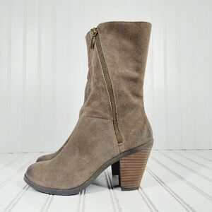 Adam Tucker Pelican Brown Suede Leather Nutmeg Color Ankle Boots F607